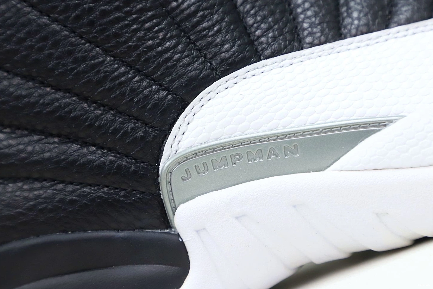 PLAYOFFS RETRO JORDAN 2022 AIR 12 0311